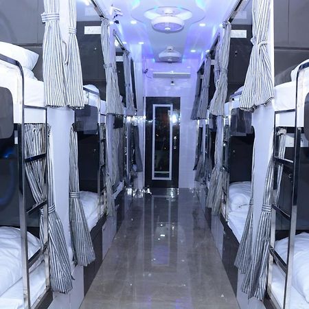Ocean Dormitory Mumbai Exteriör bild