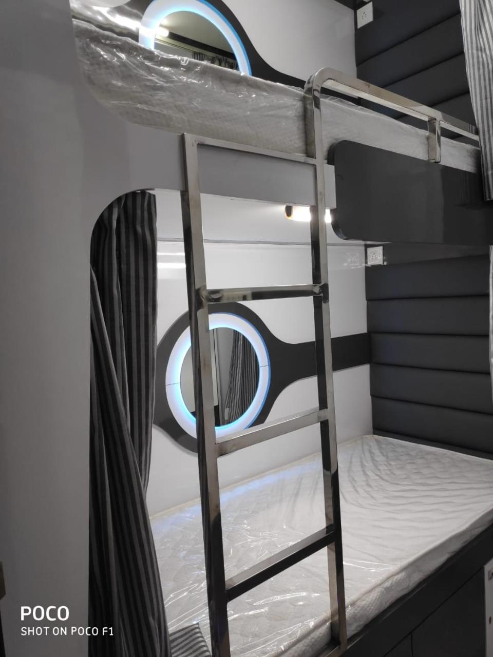 Ocean Dormitory Mumbai Exteriör bild