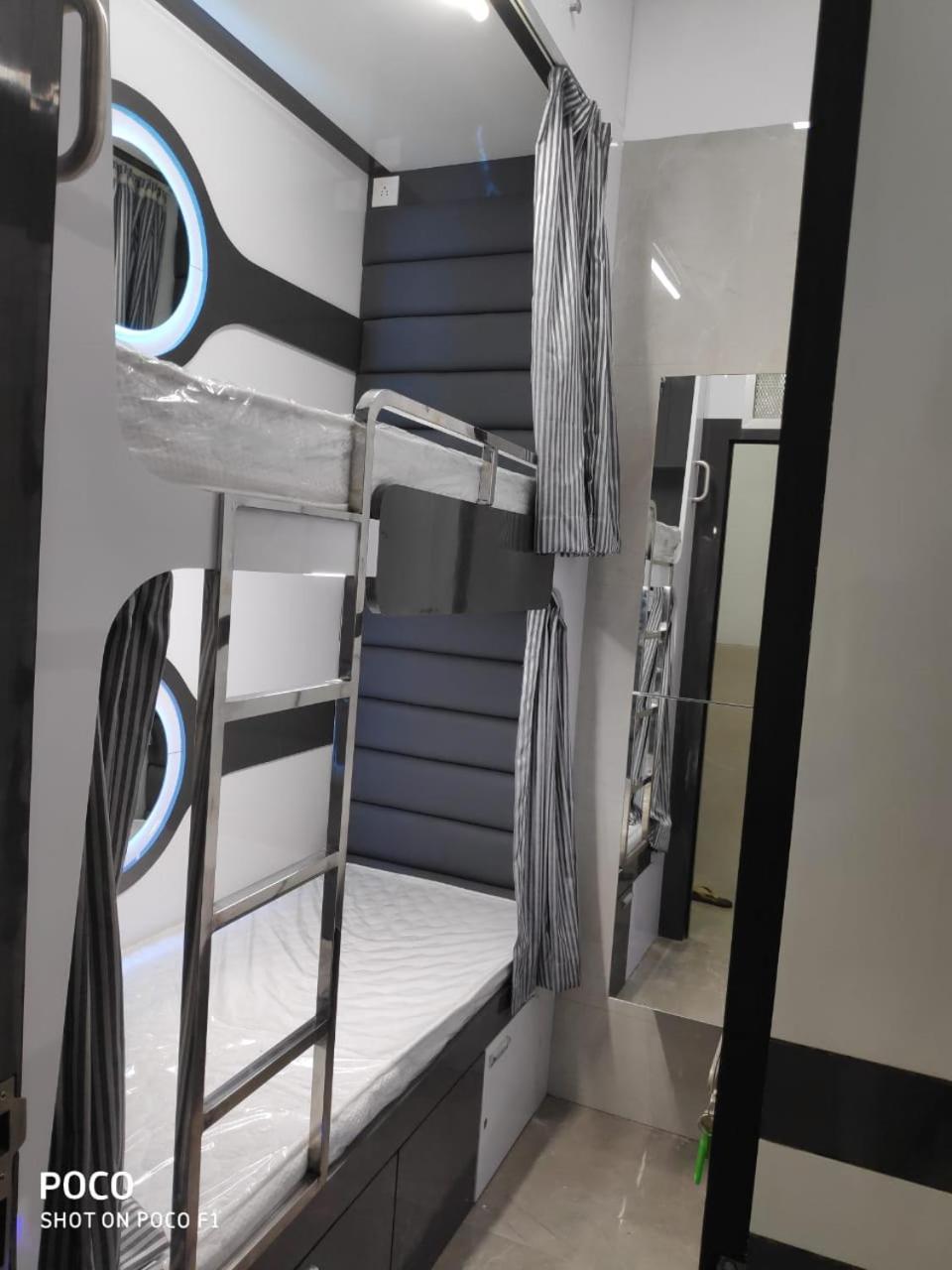 Ocean Dormitory Mumbai Exteriör bild