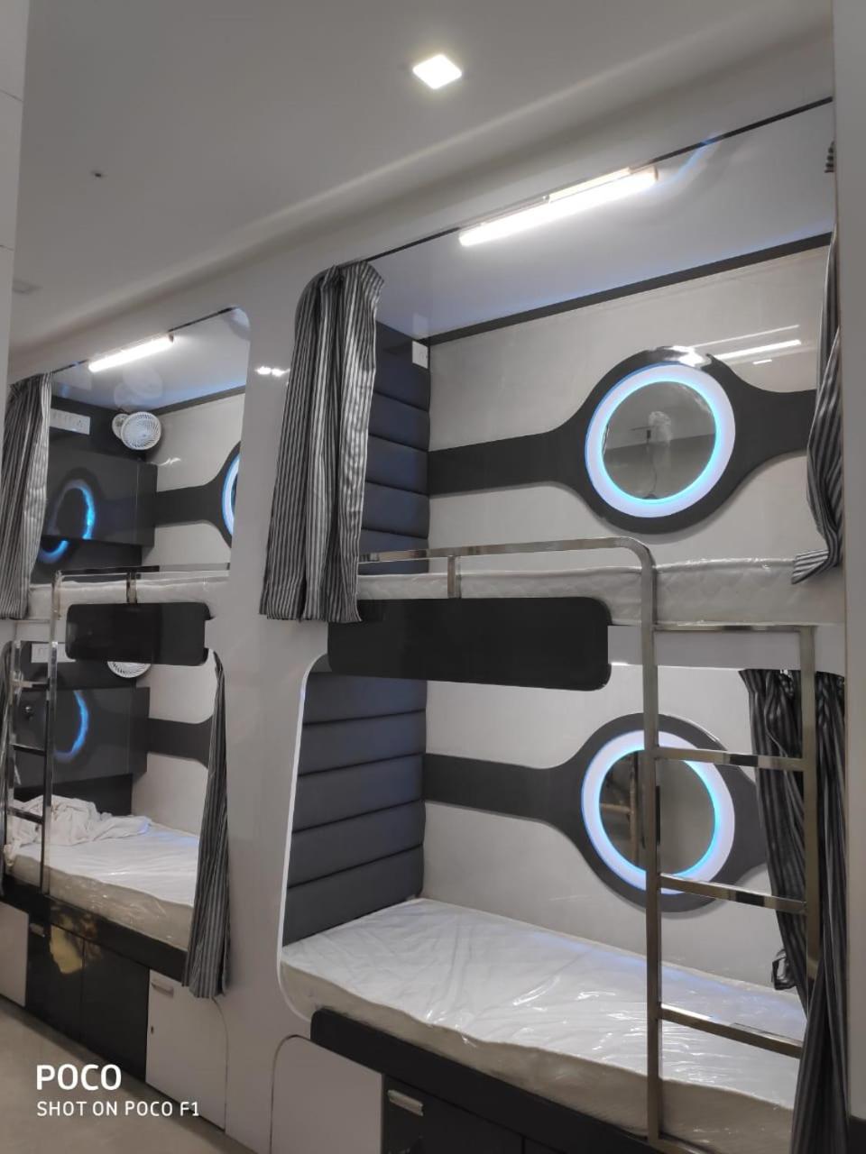 Ocean Dormitory Mumbai Exteriör bild