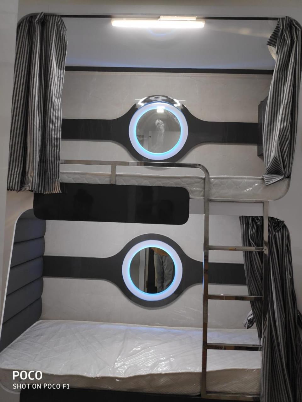 Ocean Dormitory Mumbai Exteriör bild