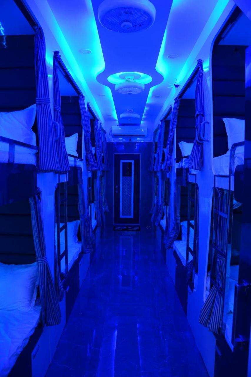 Ocean Dormitory Mumbai Exteriör bild