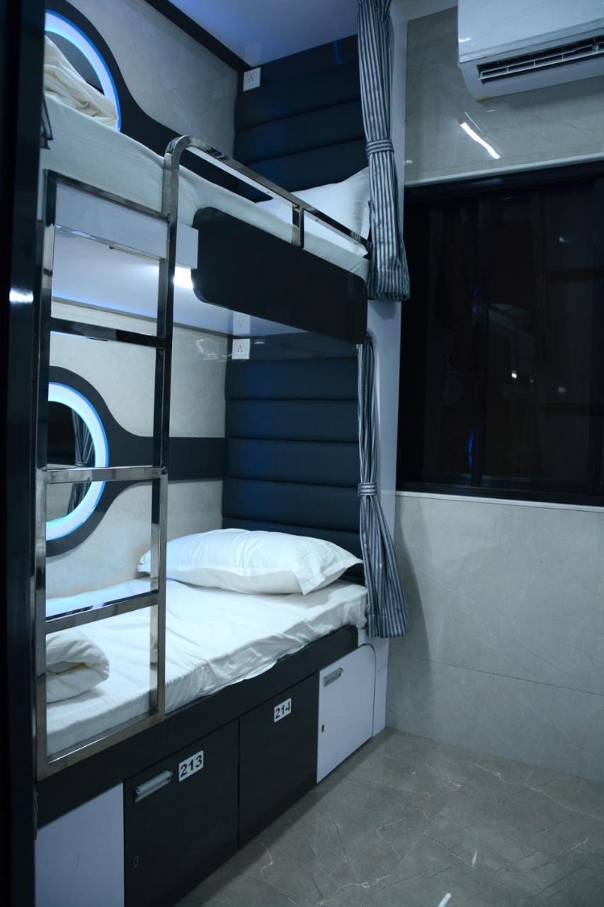 Ocean Dormitory Mumbai Exteriör bild