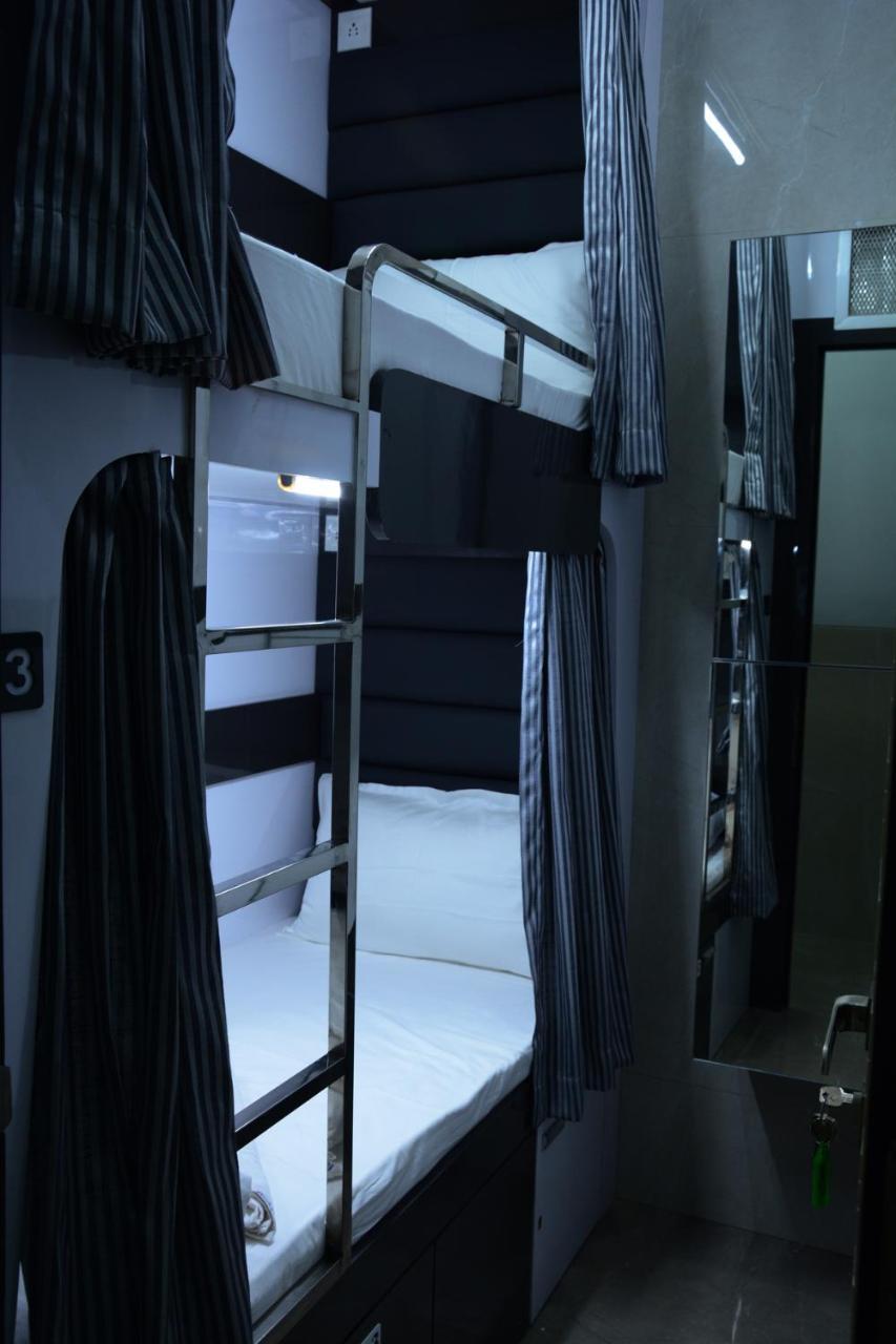 Ocean Dormitory Mumbai Exteriör bild