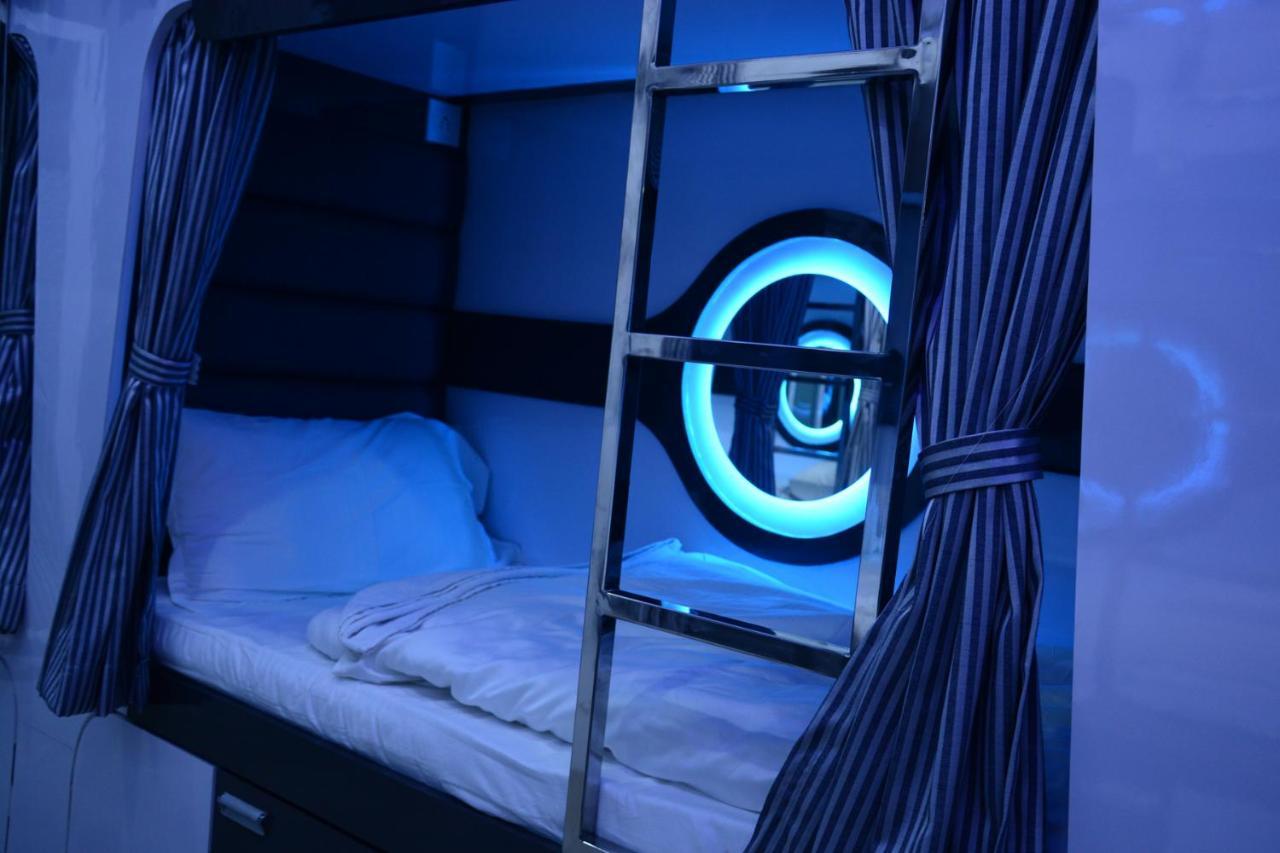 Ocean Dormitory Mumbai Exteriör bild