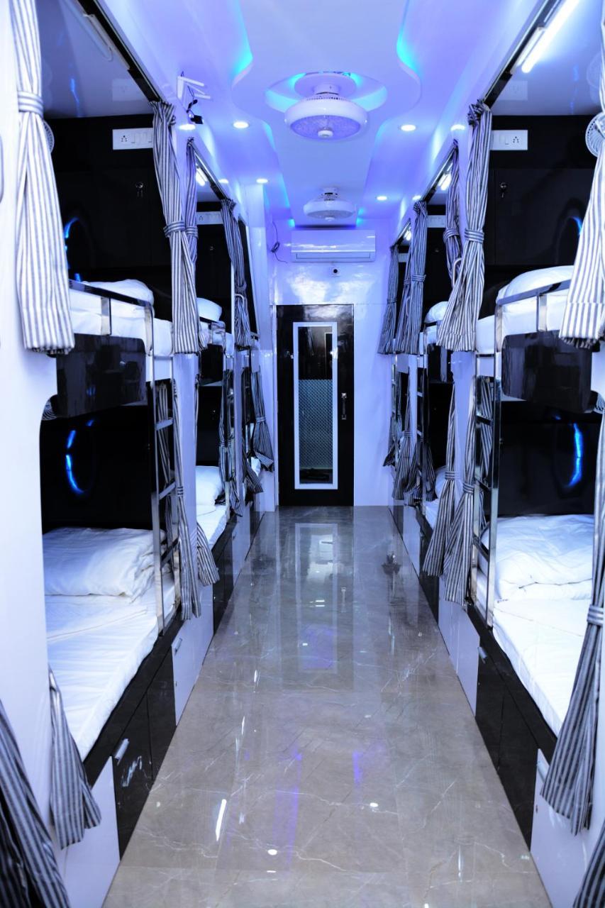 Ocean Dormitory Mumbai Exteriör bild